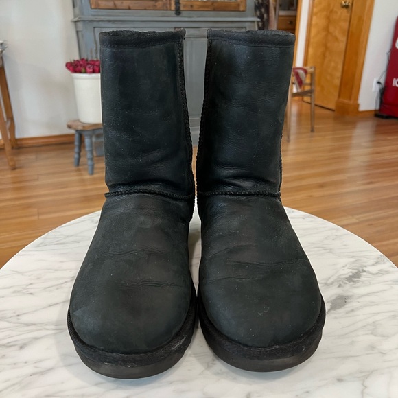 UGG Classic Short Black Leather Boots size 9 - Picture 3 of 9